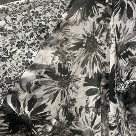 dressy blouse sheer lightweight button closure - Picture 15 of 15